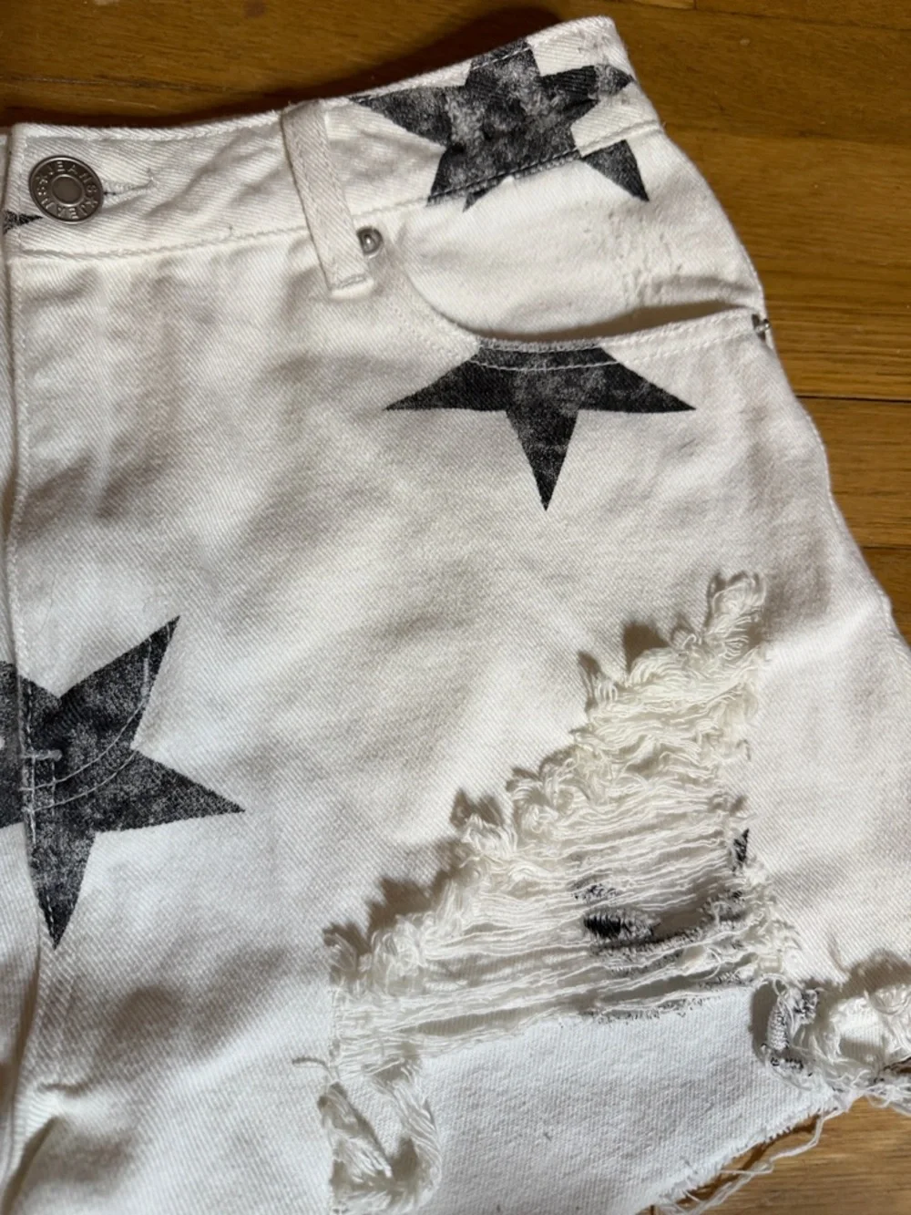 White Distressed Denim Shorts with Black Star Print Size L - Picture 2 of 5